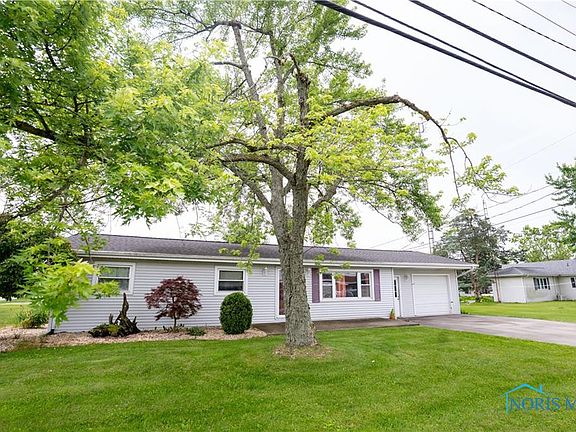 3rd image of 317 Rosewood Ave