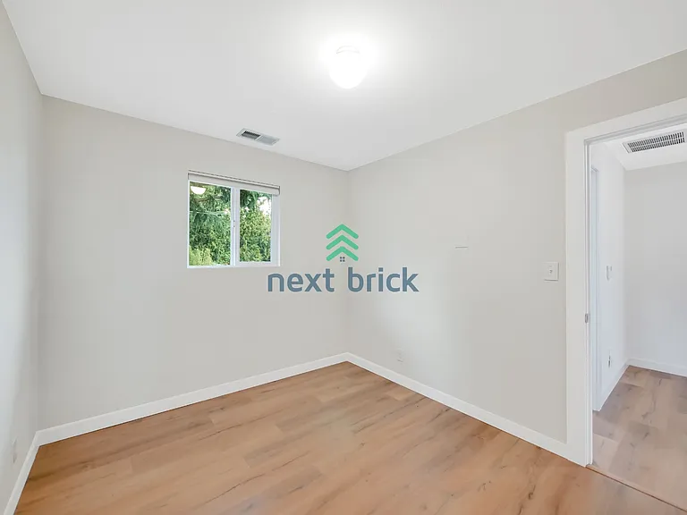3036 SW Roxbury St — Photo 9