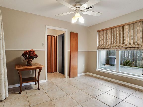 5th image of 126 Linda Ct
