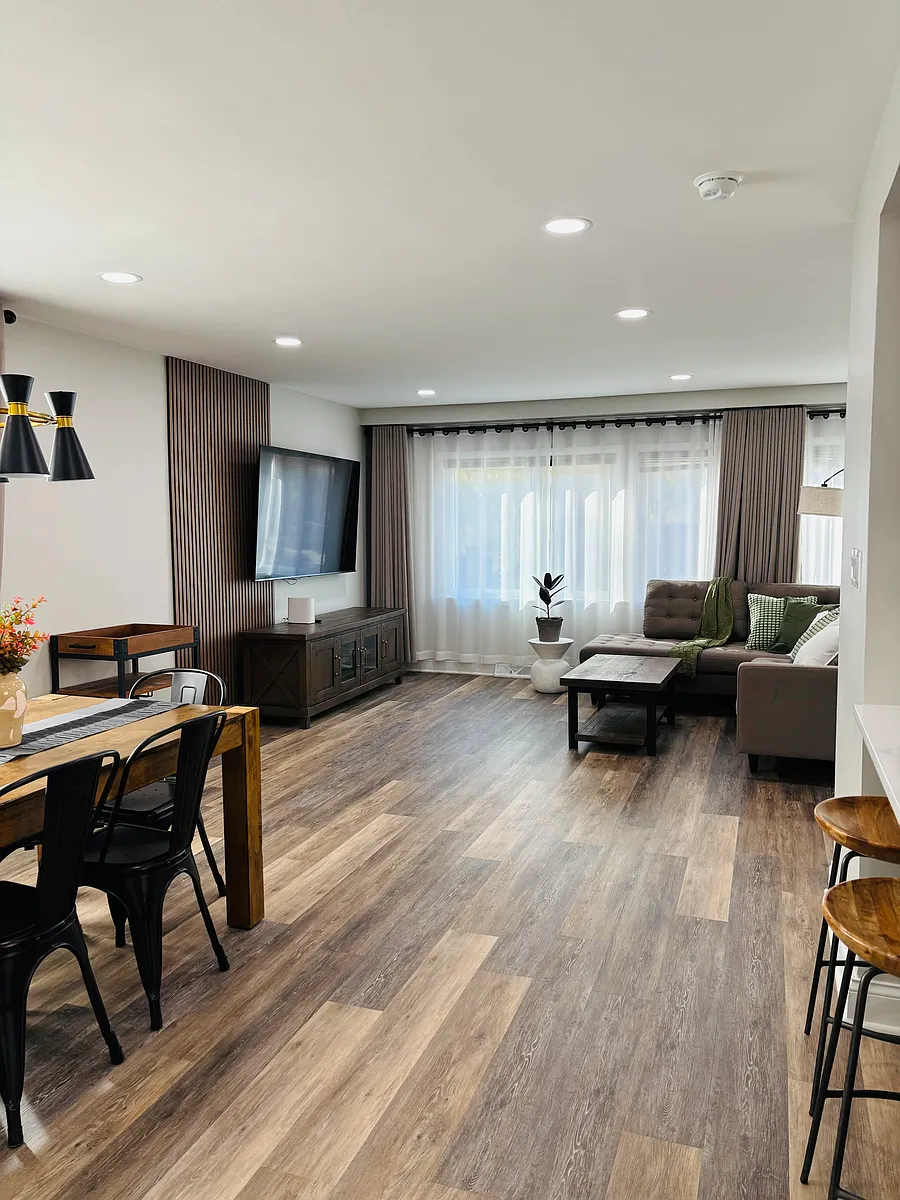 Building Photo - 506 Forest Ave #1