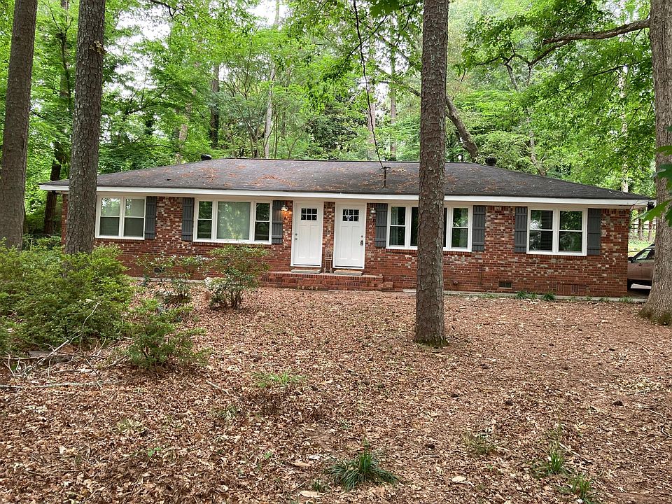 390 Westside Drive (Unit B, Right Side)!
