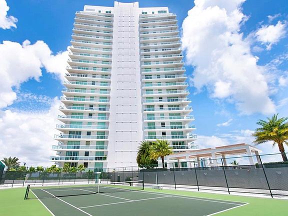 2nd image of 10 Venetian Way #502
