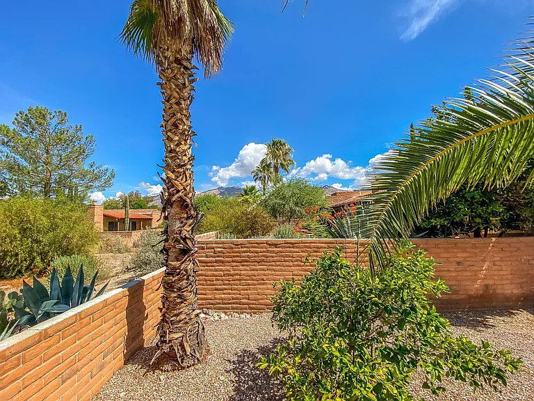 4555 N Camino Campero — Photo 21