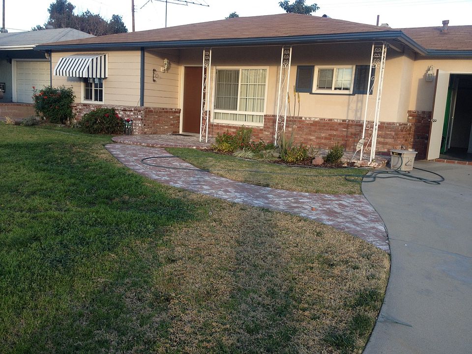 1st image of 118 S Burnaby Dr