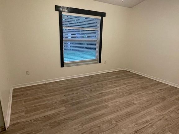 4th image of 1239 Creek Woods Cir