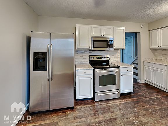 4th image of 3586 Richard Ave