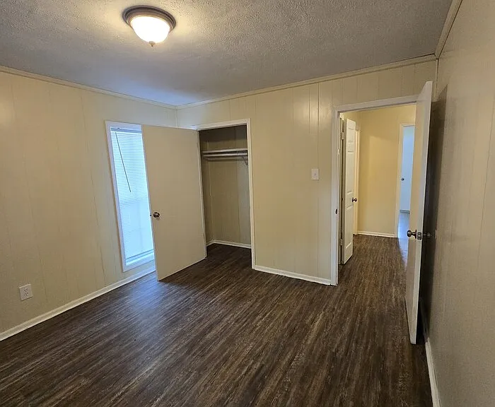 6104 Oakwood Cir SW — Photo 8