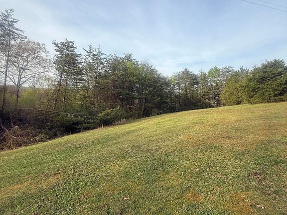 5th image of 1926 Greenbriar Rd
