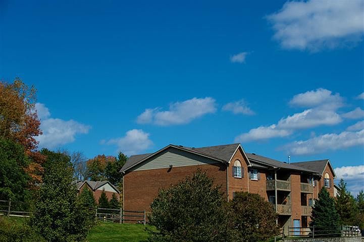 2nd image of 1030 Loveland Madeira Rd APT 3