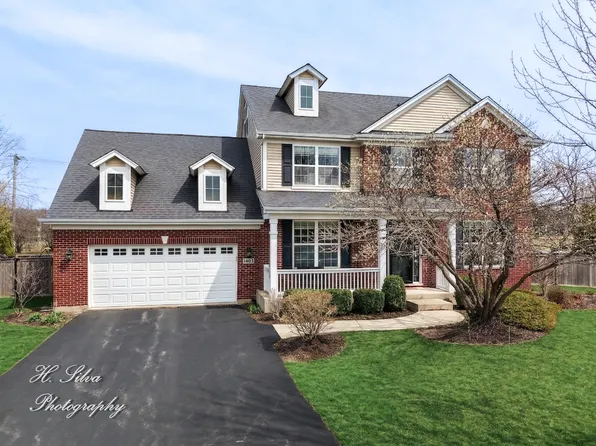 1403 Karen Dr, Dundee, IL 60118