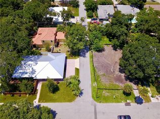 1635 S School Ave, Sarasota, FL 34239