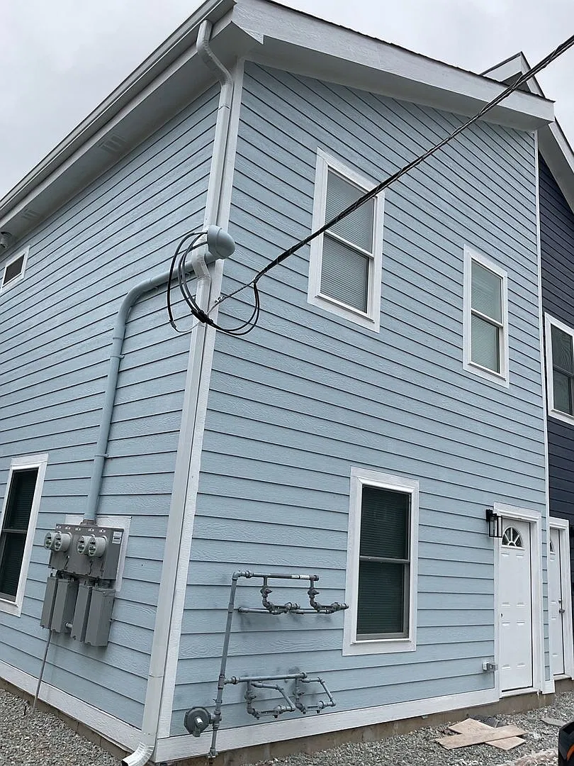 3BBR/1.5 Bath New Build Townhome — Photo 3