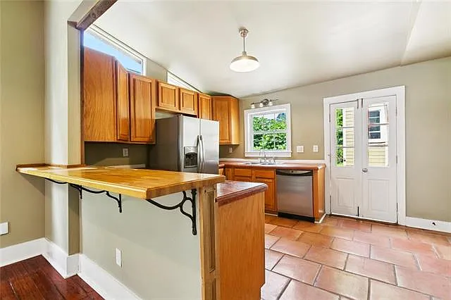 614 General Pershing St — Photo 6