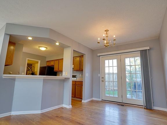 5th image of 10213 Brighton Cir