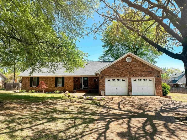 202 Live Oak Dr, Searcy, AR 72143