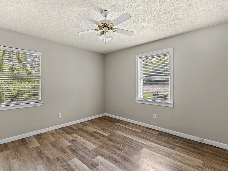 701 Topeka Dr — Photo 11