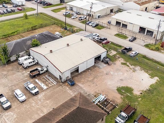 4th image of 6920 Winton St