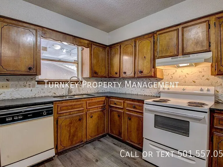 9012 Tanya Dr #B — Photo 3