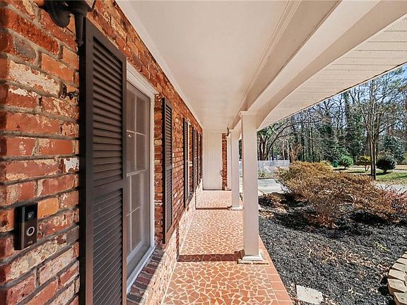 4th image of 3656 Rainbow Dr