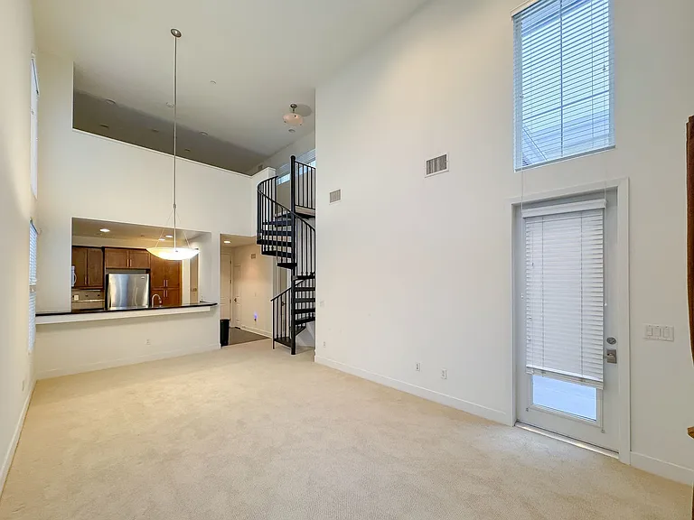 2349 Jefferson St #303 — Photo 3