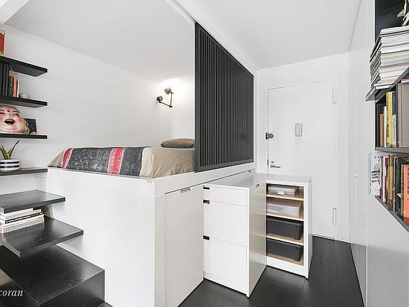 5th image of 115 E 9th St APT 6P