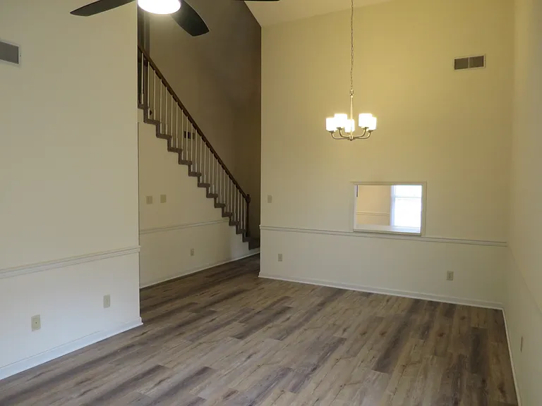 441 Eagle Brook Dr — Photo 10