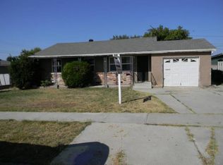 827 Filbert St, Corona, CA 92879