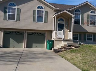 1206 Cypress Dr, Greenwood, MO 64034