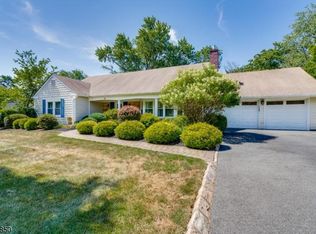 31 Tripplet Rd, Somerset, NJ 08873