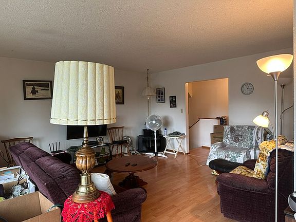 2nd image of 1951 Greaves Ave