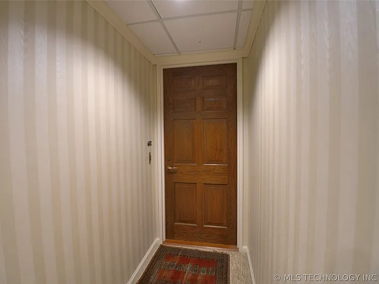 2121 S Yorktown Ave #602 — Photo 2
