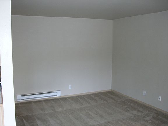 3rd image of 10215 Lundeen Pkwy APT D6