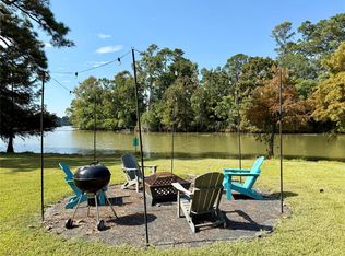 1519 W Lake Dr, Huffman, TX 77336