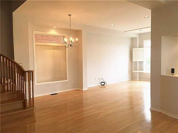 3rd image of 1 Copperstone Cres