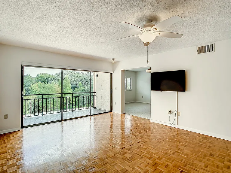 1158 Carmel Cir #430 — Photo 3