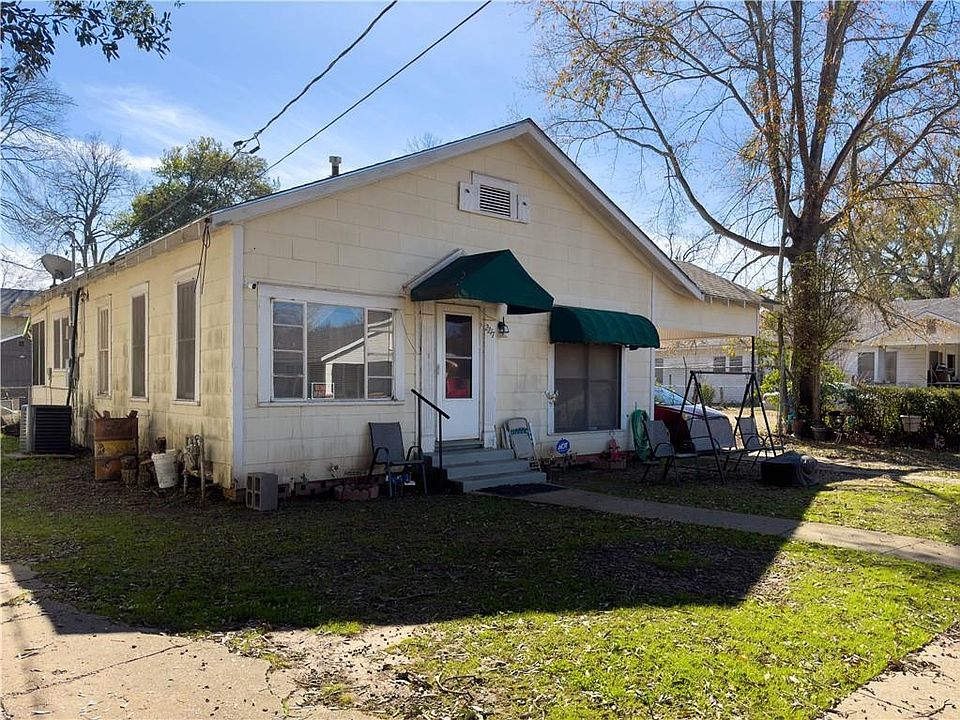 2nd image of 2217 Alma St