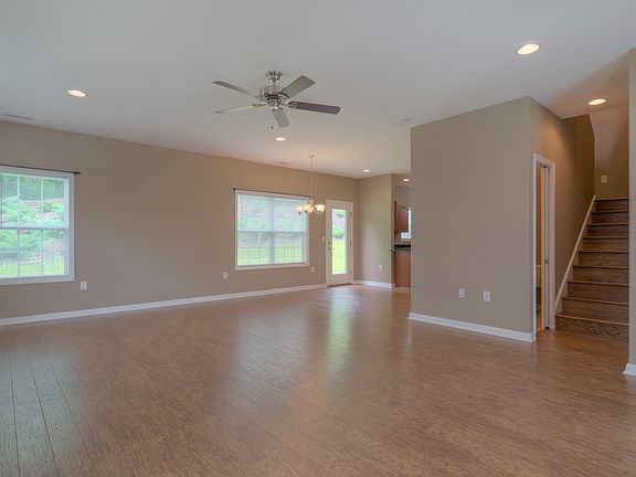 3rd image of 195 Alexa Ln