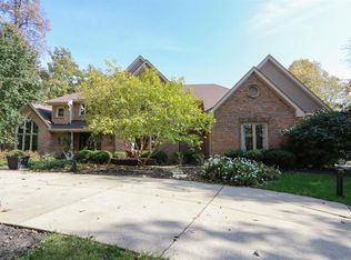8628 Indian Ridge Dr, West Chester, OH 45069
