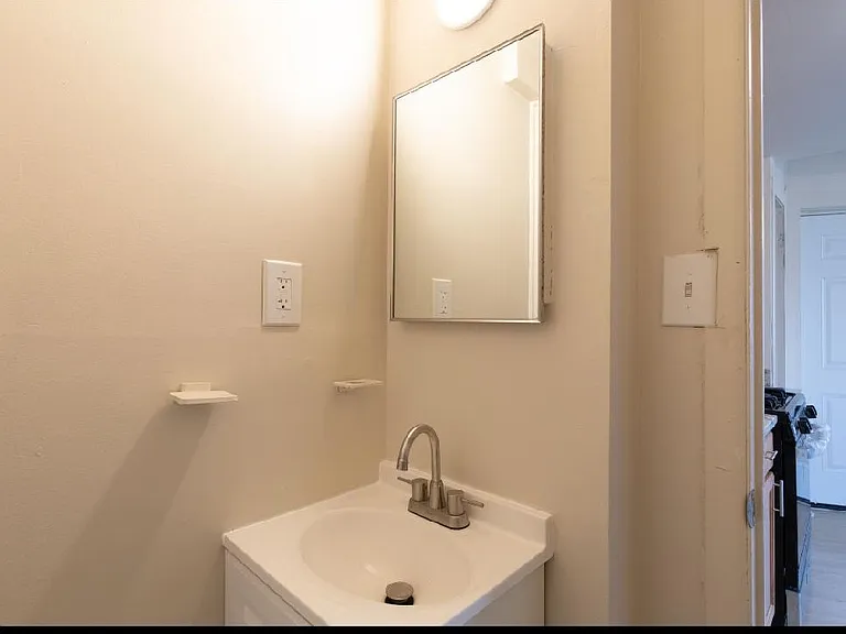 4301 Harriet St — Photo 6