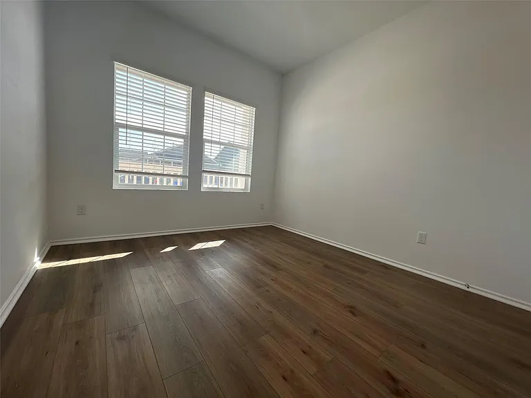 13604 Menard Way — Photo 11