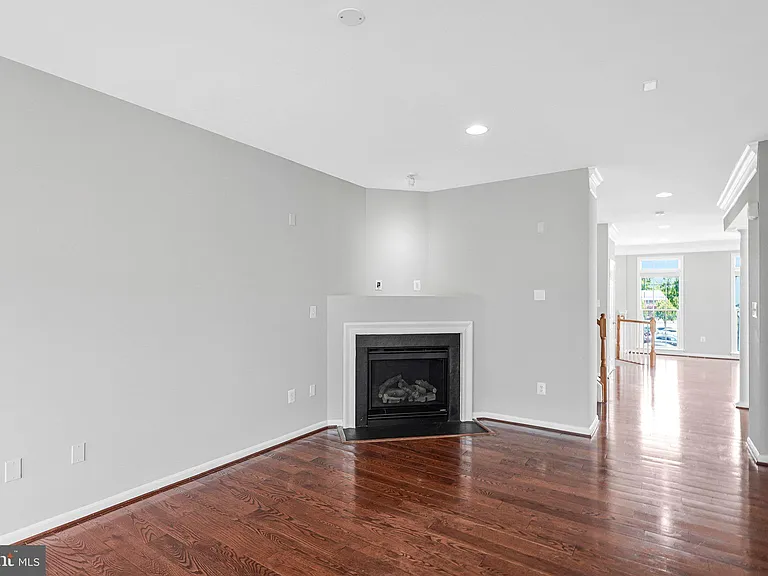 22247 Waterberry Ter — Photo 12