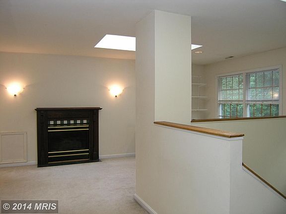4th image of 1705 Crawford Dr