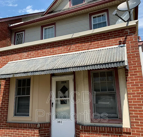 39 Washington St #3 — Photo 1