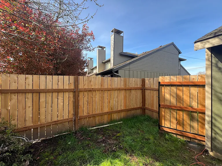 1096 46th Pl SE — Photo 15