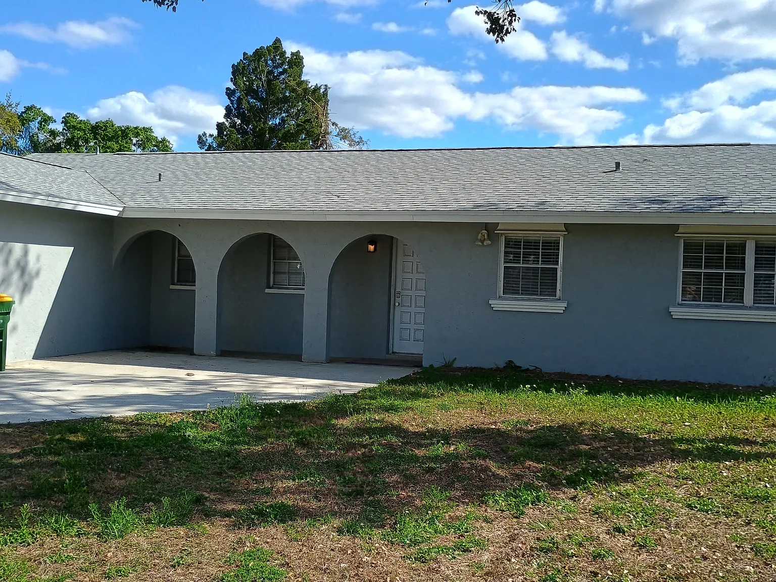 3 bed, 1324 sqft, $2,200 — Photo 1