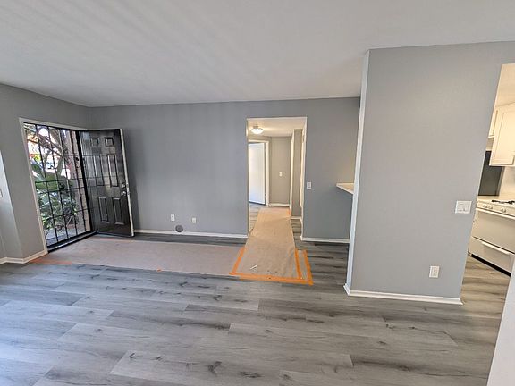 3rd image of 3043 E 15th St APT 1