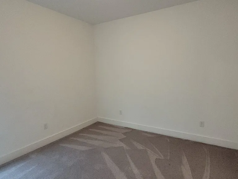 9587 S Creek Dr — Photo 13