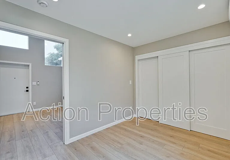 368 Camille Ct — Photo 10