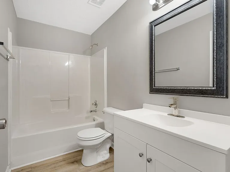 550 New South Dr — Photo 17