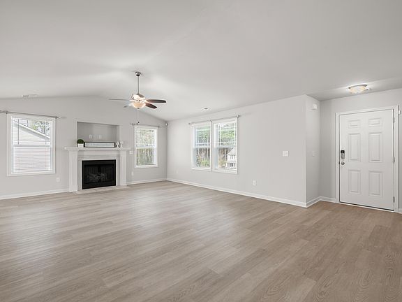 4th image of 67 Dale Ridge Dr